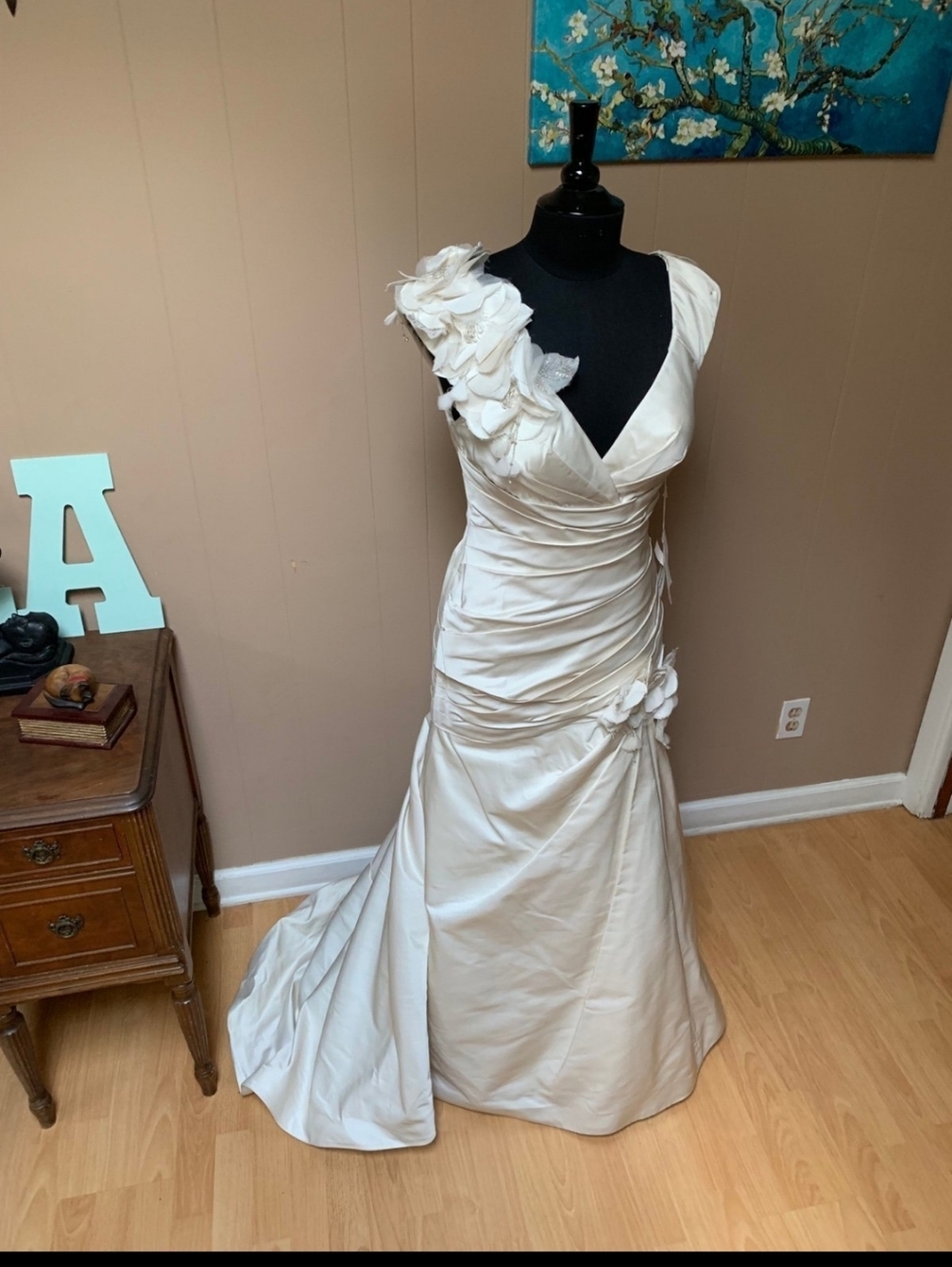 Watters Egg Shell Floral-Applique V-Neck Wedding Dress - Picture 11 of 12